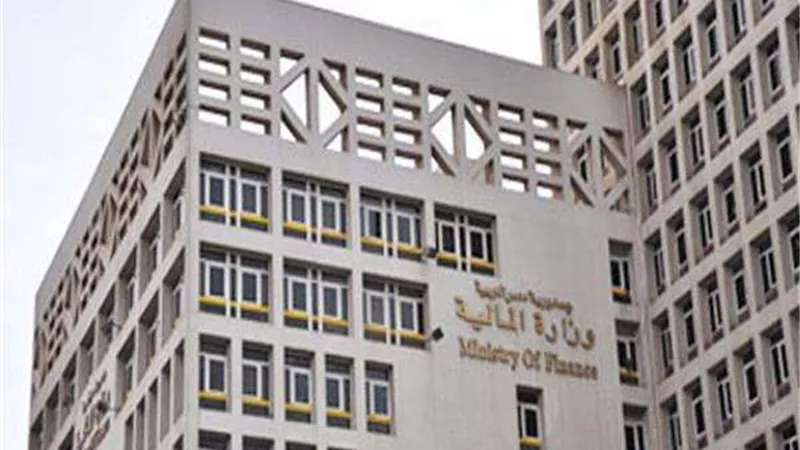 إجراءات حكومية لسد الفجوة التمويلية بالموازنة والسيطرة عليها