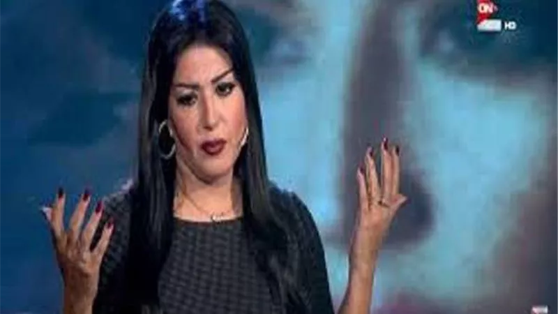 بإطلالة هيفاء وهبي.. سمية الخشاب تبهر الحضور بختام مهرجان القاهرة (صور)