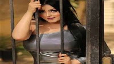 بعد أسبوع من الإفراج عنها.. فتاة فوتوسيشن سقارة تستفز الجمهور بجلسة تصوير