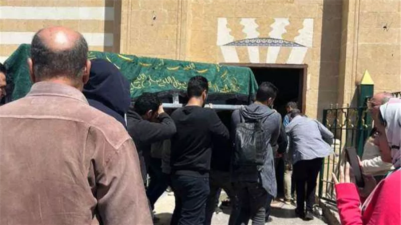 مصطفى بكري وزكريا عزمي يحرصان على حضور جنازة السكرتير الخاص بالرئيس الأسبق حسني مبارك