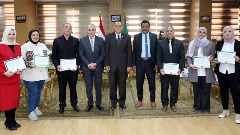 تكربم البيطريين الحاصلين على دورة «الاستعداد لمرض إنفلونزا الطيور» بالشرقية