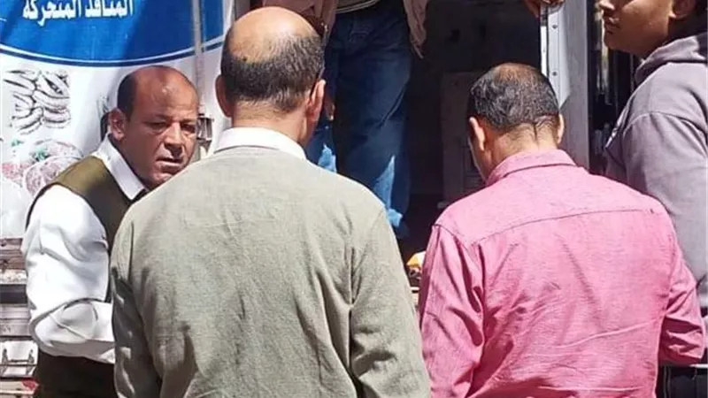 حملات تفتيشية على الأسواق بمركز العدوة بالمنيا