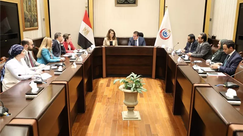 وزير الصحة يبحث مع الدكتورة غادة والي سبل التعاون بالموضوعات ذات الاهتمام المشترك
