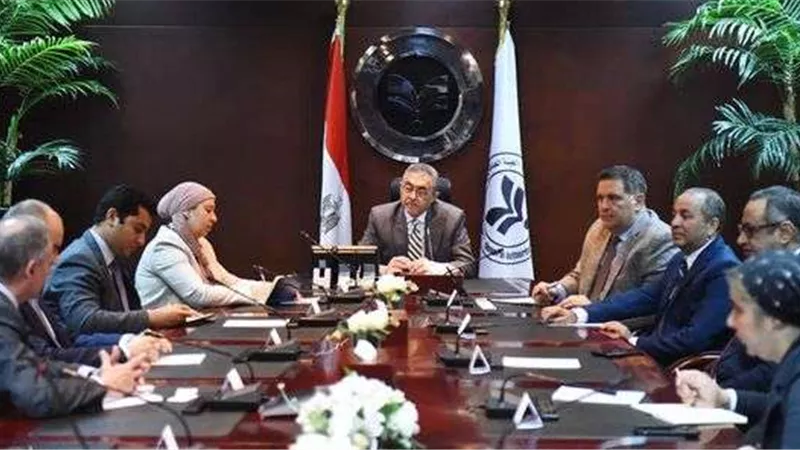 رئيس هيئة الاستثمار يبحث مع «Mytilineos » اليونانية فرص التعاون