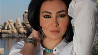 من دبي .. مريهان حسين تتألق بإطلالة رمضانية أنيقة
