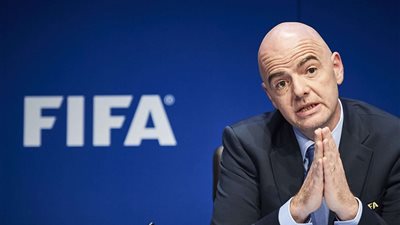 رئيس الفيفا يعلق على استضافة الأرجنتين كأس العالم للشباب