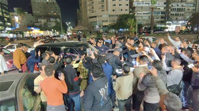 عاجل..مرتضى منصور يصل نادي الزمالك وأنصاره يحتفون به