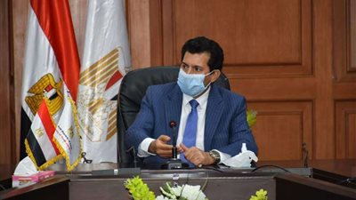 وزير الشباب والرياضة يكشف حقيقة إصابة نجله بفيروس كورونا