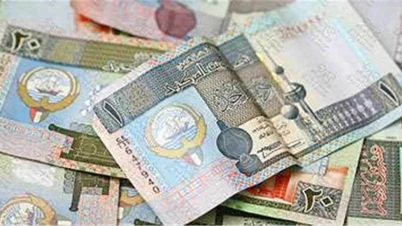سعر الدينار الكويتي أمام الجنيه المصري اليوم