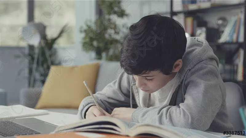 «التعليم» تعلن عن خبر سار لطلاب المدارس الرسمية الدولية