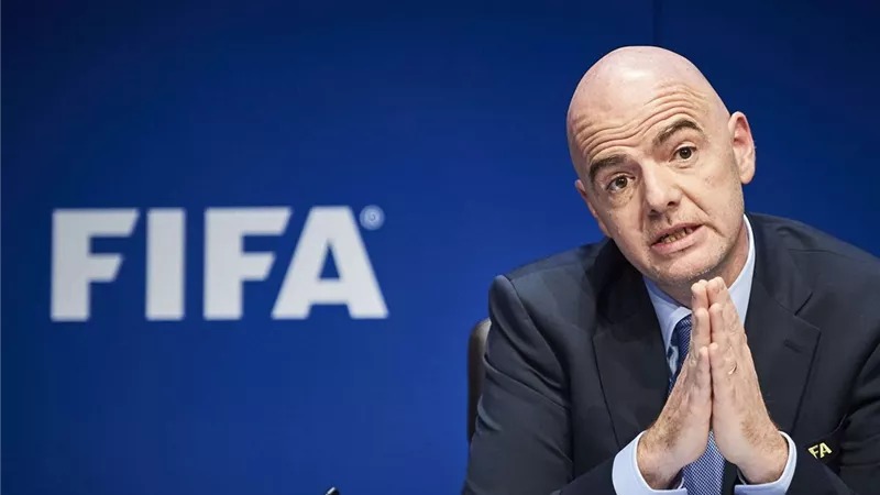 رئيس الفيفا يعلق على استضافة الأرجنتين كأس العالم للشباب