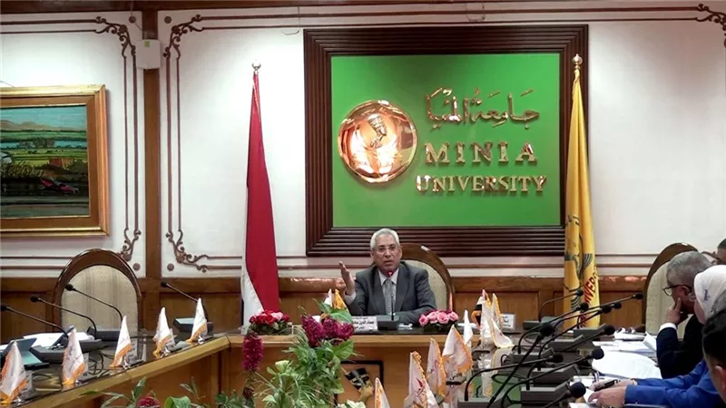 مجلس جامعة المنيا يقرر زيادة بدل الانتقال للعاملين
