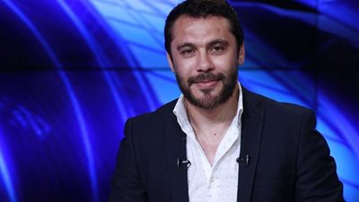 أحمد حسن يهاجم الكاف