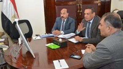 وزير التنمية المحلية يتابع مع المحافظين جهود توفير السلع الغذائية للمواطنين بأسعار مخفضة
