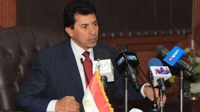 وزير الرياضة ورئيس الأولمبية يتابعان مران منتخب الجمباز
