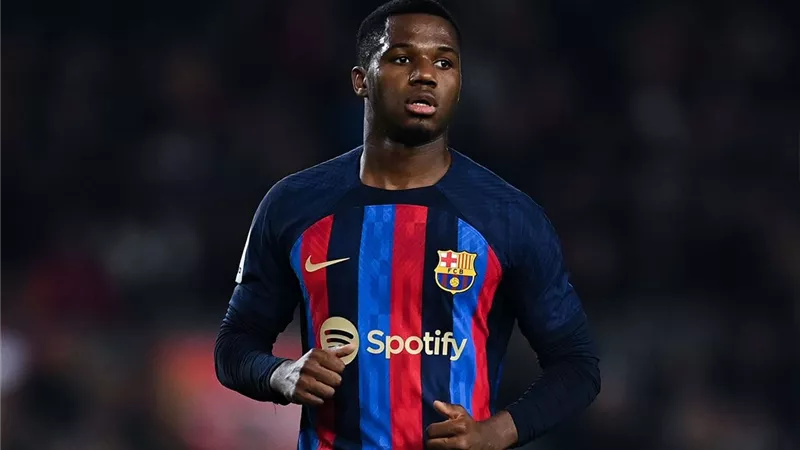 عودة فاتي ..تشكيل برشلونة أمام إلتشي في الدوري الأسباني