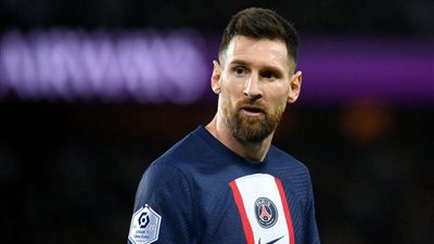 جماهير باريس سان جيرمان تُهين ميسي مجددًا