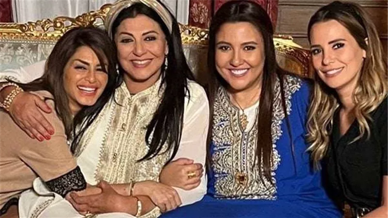 شاهد.. هالة صدقي بصحبة مي كساب بكواليس مسلسل جعفر العمدة