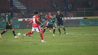 بثلاثية.. الأهلي يتصدر الدوري بعد فوزه على غزل المحلة