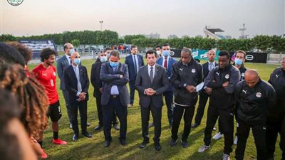 وزير الرياضة: عودة منتخب الشباب بطائرة خاصة مجهزة طبيًا