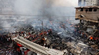 حريق يلتهم سوق ملابس شعبية في بنجلاديش