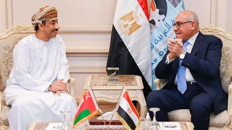 سفير عمان يُشيد بدور الهيئة العربية للتصنيع في فتح مجالات الاستثمار