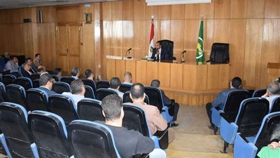 نائب محافظ المنيا يعقد اجتماعا لمتابعة الموقف التنفيذى لـ  