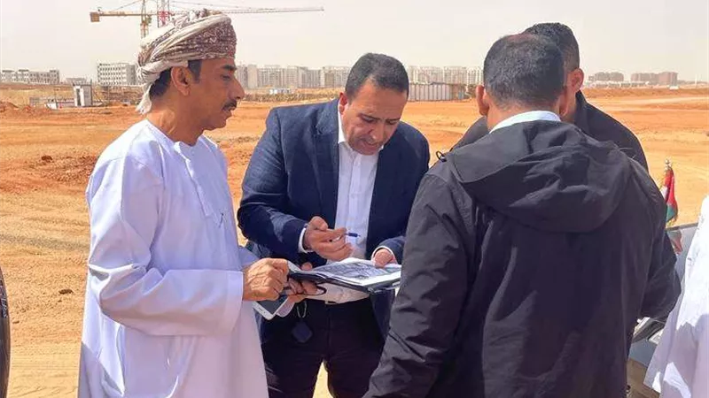 سفير سلطنة عُمان يُشيد بالإنجازات التي حققتها مصر بالعاصمة الإدارية