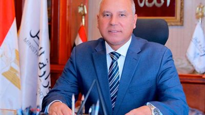 وزير النقل يوضح مميزات القطار الكهربائي السريع