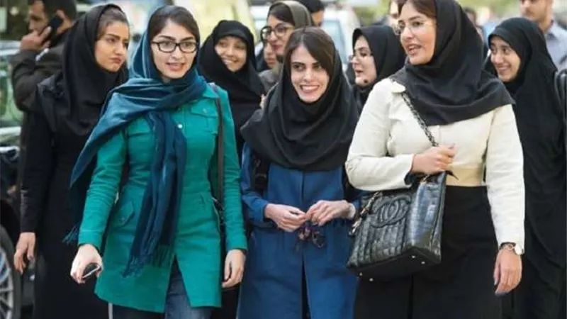 بسبب النساء.. إيران تقرر تركيب كاميرات مراقبة بشوارع البلاد