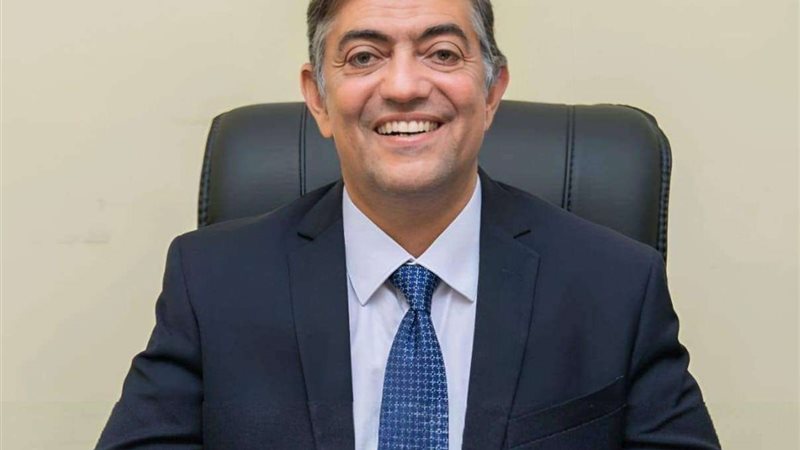 السيد هشام رئيس حزب