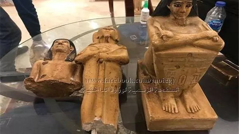 الداخلية تضبط تشكيل تخصص فى ترويج الآثار المقلدة عبر الإنترنت.. صور