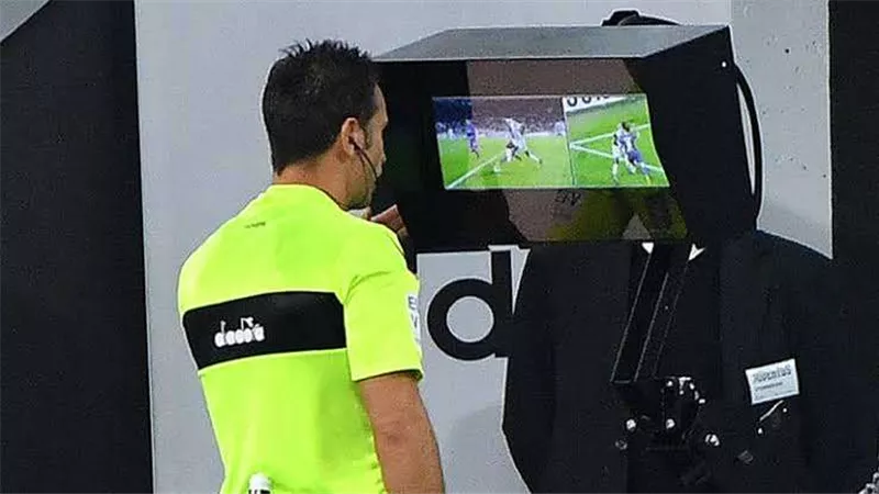 عاجل.. الفار يلغي ركلة جزاء لمصلحة الأهلي