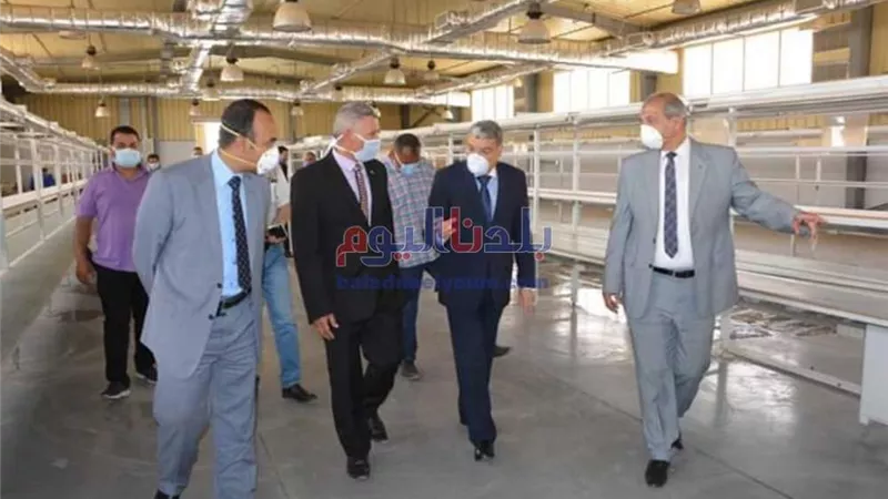 محافظ المنيا يوجه رؤساء المراكز بمتابعة تنفيذ المشروعات وتطبيق إجراءات كورونا