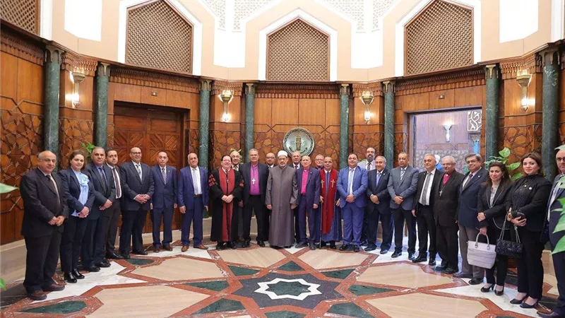 رئيس الإنجيلية بمصر يهنئ الإمام الأكبر بعيد الفطر المبارك |صور