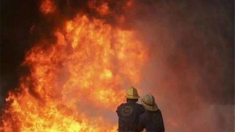 طفل ينقذ شقيقته الرضيعة من الموت بعد اشتعال النيران في غرفتها