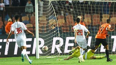 ناصر منسي يتقدم للزمالك بهدف أول أمام حرس الحدود