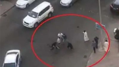 انتقامًا لرفضه الخُطبة.. لغز اعتداء 3 أشخاص على شاب بالضرب بالمقطم | تفاصيل