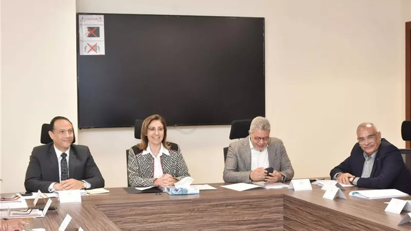 الكيلانى تجتمع بالقابضة للاستثمار في المجالات الثقافية والسينمائية بالعاصمة الأدارية