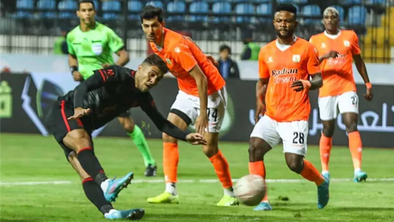 الأهلي  يتقدم على فاركو بهدفين في الشوط الأول