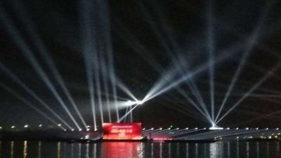 كوبري تحيا مصر يتلألأ احتفالا بالعام الجديد 2021