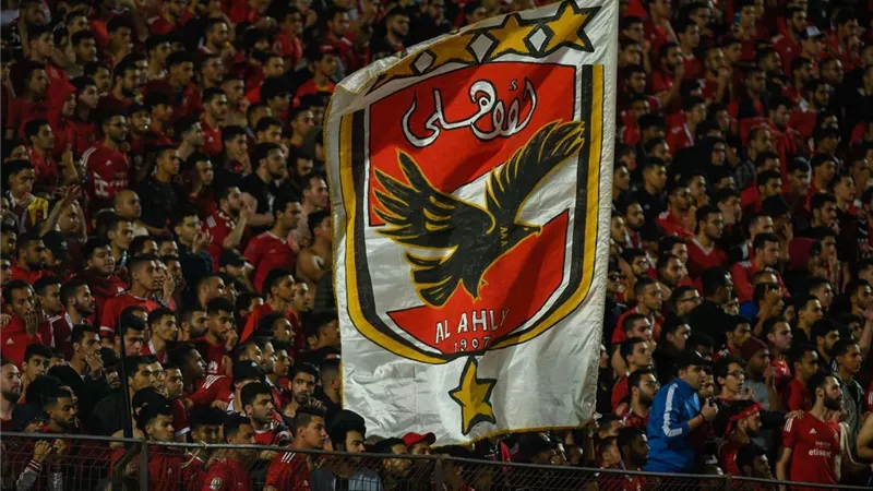 تعرف على حكام مباراة الأهلي وسموحة بالدوري