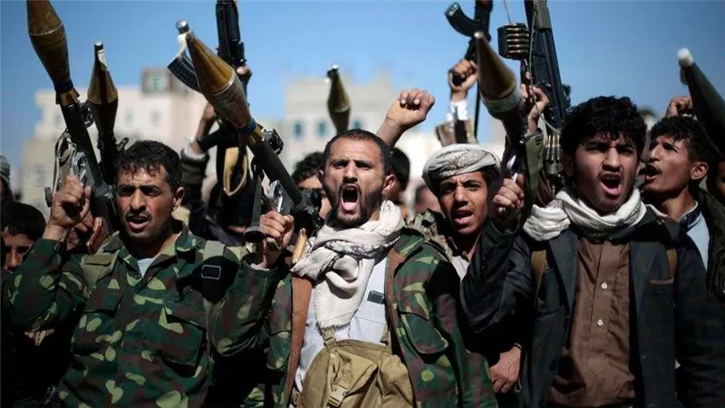 ميليشيا الحوثي تفجر 14 منزلا غرب تعز اليمنية