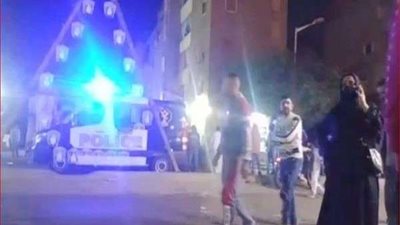 الأمن يفض عزاء والدة لاعب الزمالك حازم إمام.. صور
