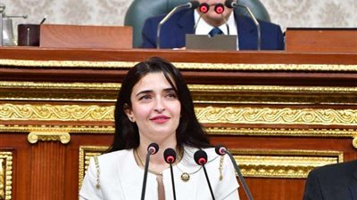 برلمانية تطالب بأعفاء طلبة كلية الشرطة من المصروفات