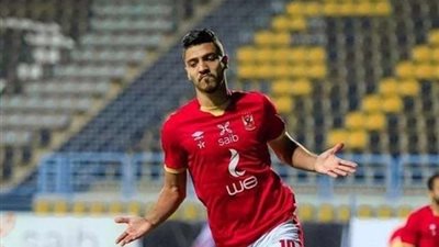 الأهلي يسجل الهدف الأول في شباك سموحة