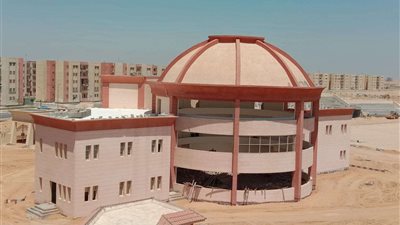 «الإسكان»: ارتفاع معدلات تنفيذ مشروعات الخدمات والطرق بالعاشر من رمضان