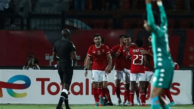 حرب نفسية وتحذير للمارد.. نجم الأهلي السابق في تعليق مثير قبل مباراة الرجاء