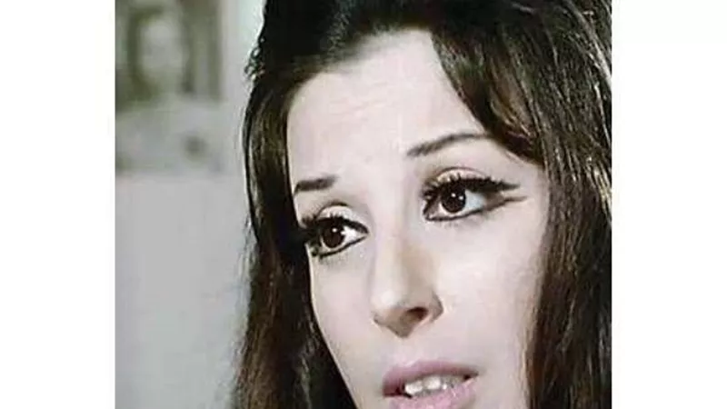 عمرو أديب لمروجي شائعة وفاة الفنانة نجاة: