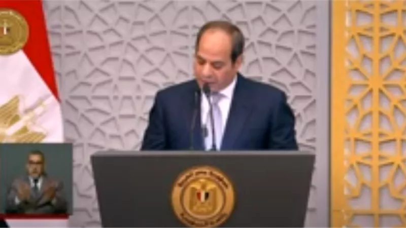 السيسي يهنئ الشعب المصري بحلول عيد الفطر المبارك